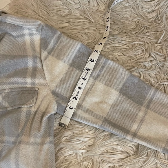 Fleece | Plaid | Shacket | Gray & Cream - Picture 10 of 14